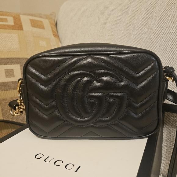 Gucci Marmont mini Crossbody - Picture 3 of 9